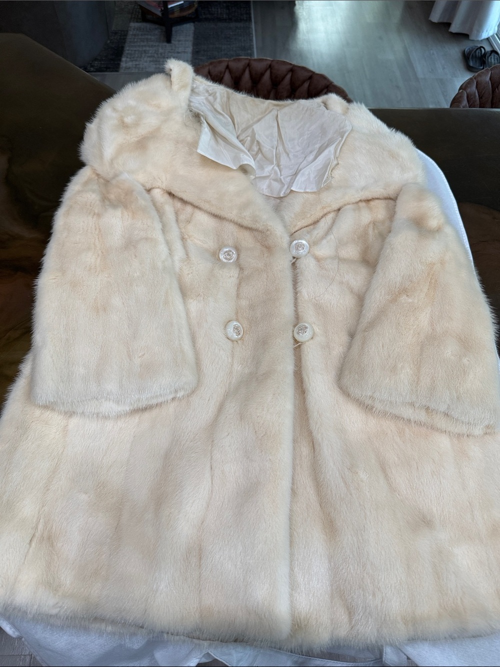 Cream Vintage Real Fur Coat with Double-Breasted Buttons